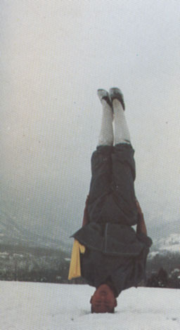 Errichtung von Pfeilern im schneebedeckten Boden